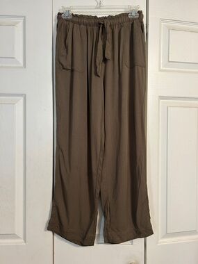 LULU'S Size Medium Olive-Green Elastic Paperbag Waist Tie Pull On Pants Ankle
